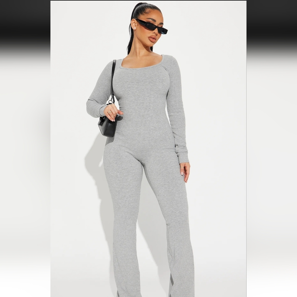 Daisy Heather Gray Round Neck Jumpsuit NWT Sz. 3X Back Zip